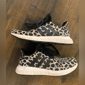 Adidas Swift Run - Cheetah Print